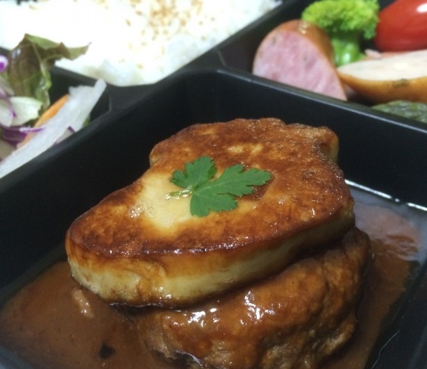 肉料理研究所（肉ラボ）は「フォアグラハンバーグ弁当」「プライムリブ弁当」「国産牛ソーセージ」などを販売
