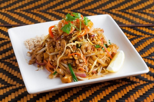 ライス麺のタイ風焼きそば（900円）
