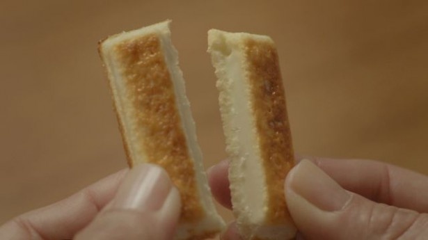 【写真を見る】食欲をそそる焼き色、甘い香りとサクサクの食感がたまらない！
