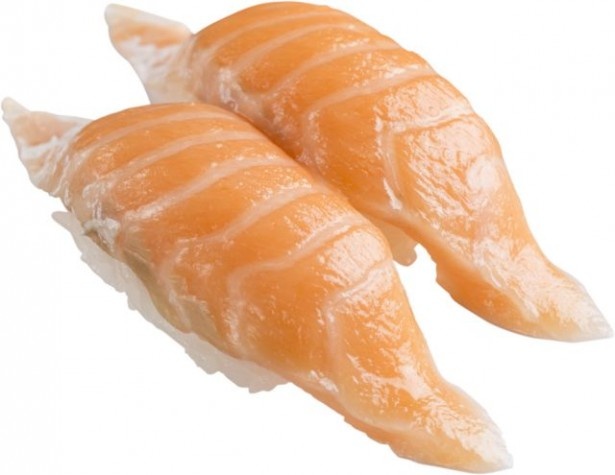 「大切りとろサーモン」(税抜100円)は、サーモンの中でも脂が乗っている大トロ部分を贅沢に大切りで登場！