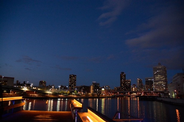 都会の夜景が楽しめる