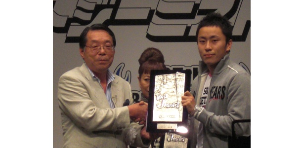 ベストジーニストでフェンシング王子、太田雄貴選手が受賞!