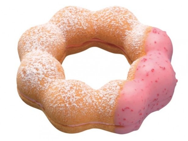 ポン・デ・リング生地にイチゴミルクホイップをサンドした「ポン・デ・いちごミルク」(151円)