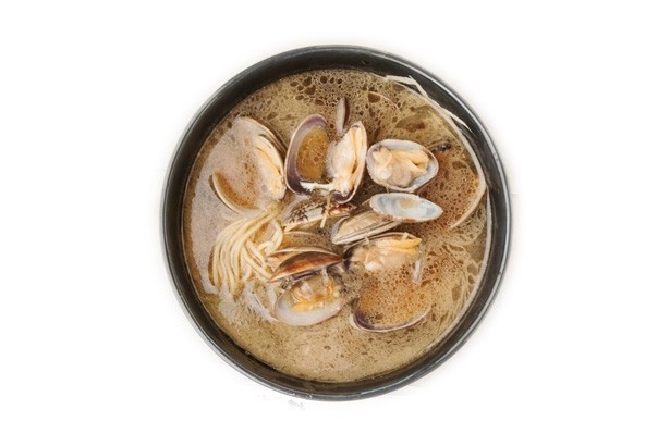 インパルスの堤下敦が「ラーメン好きの始まりはここ」と話す、広東料理 吉兆の「あさりそば」(982円)