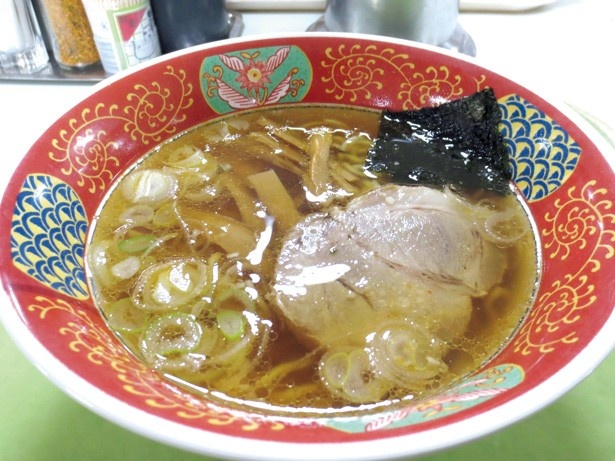 NHK放送センター職員食堂のラーメンも坂上忍のお気に入り。「なんてことはない味ですが、このなんてことはない味がなんとも言えずおいしい」と話す ※関係者以外の入店不可