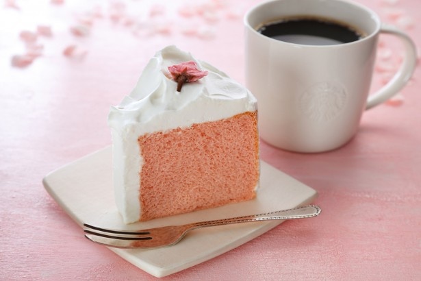 毎年人気の「さくらシフォンケーキ」(税抜380円)も3月31日(火)まで登場