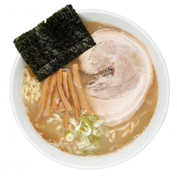 筧美和子が「あっさりとこってりの中間くらいの味が私にぴったり！」と絶賛する、めん 和正の「中華麺」(700円)