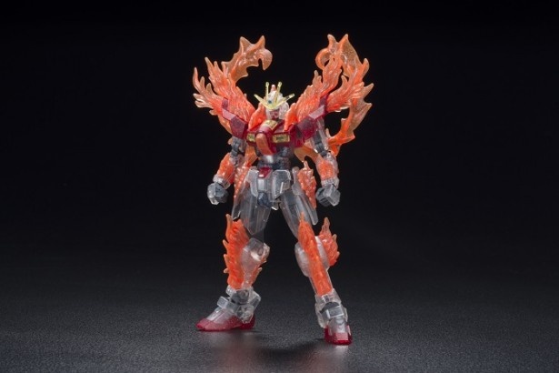 【写真を見る】初登場のHGBF 1/144 トライバーニングガンダム PPクリアVer.(1940 円)