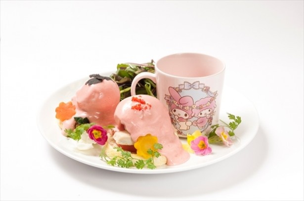 スモーキーなベーコンとメカジキを使った「トリュフの香るお花畑のエッグベネディクト」(税抜1730円)