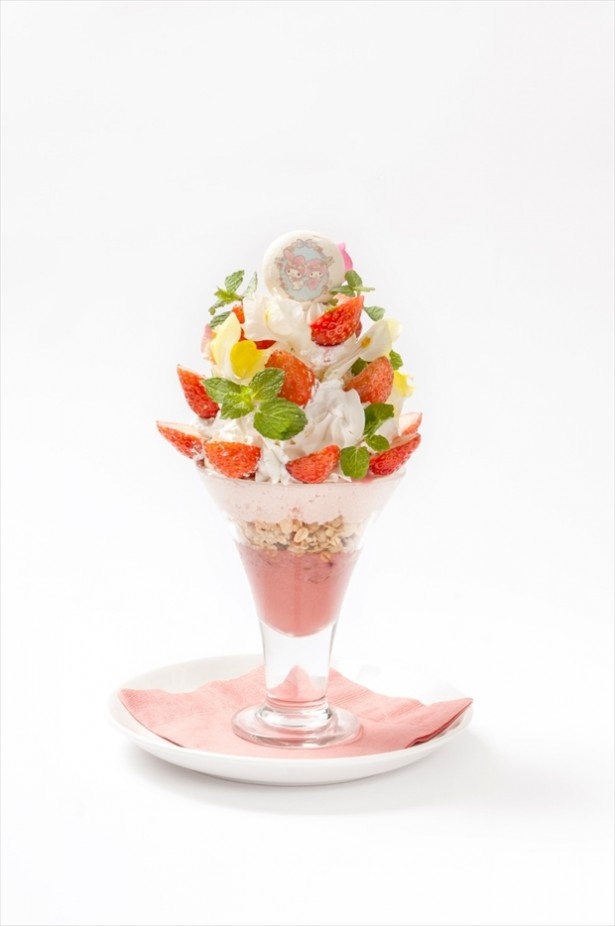 イチゴがたくさん！「いちご大好きパフェ」(税抜1180円)