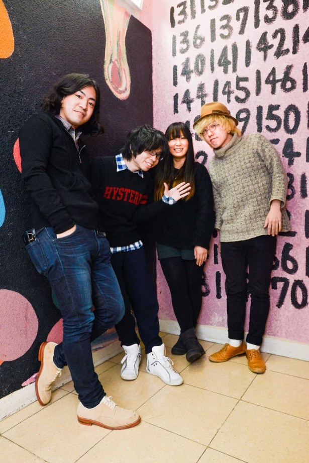 （写真左から）剛（D）、のび太(Vo＆G)、彩（B）、山さん（G）