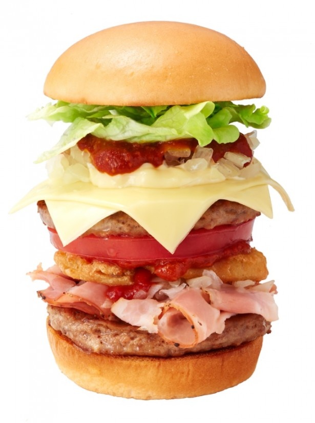 【写真を見る】スライスチーズがソースとマッチ！マイルドな味わいの「東京タワーチーズバーガー」(860円)