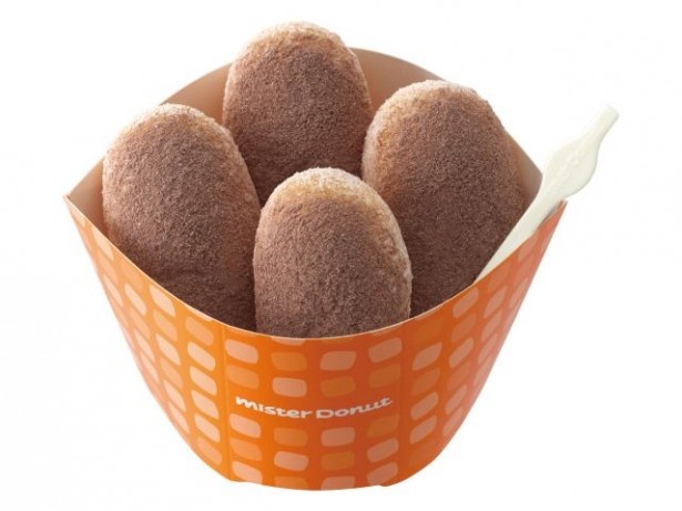 「プチぱふ ココア」(118円)は、粉糖をまぶしてココアパウダーをかけた1品。2009年の発売より復刻して登場