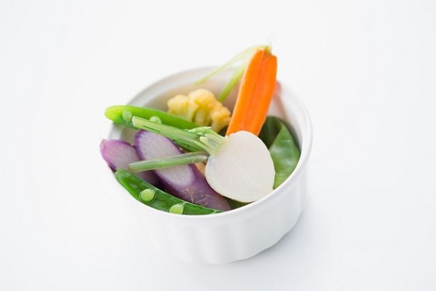 銀座グランドホテルのノーザンテラスダイナー トウキョウでは、「いわき野菜のピクルス」(300円)など、福島県いわき市の野菜を使用した限定メニューが登場する ※写真はイメージ