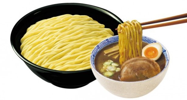 チャーシュー、煮玉子、メンマ、輪切りねぎのトッピング付き