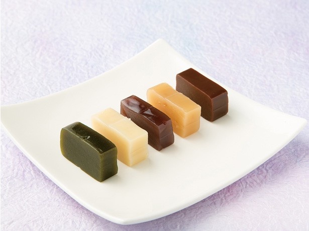 モダンな羊羹！カカオ、白カカオ、ピーナツ バター、濃茶、小豆をセットにした茶菓工房たろうの「たろうのようかん」(1577円/5本入り)