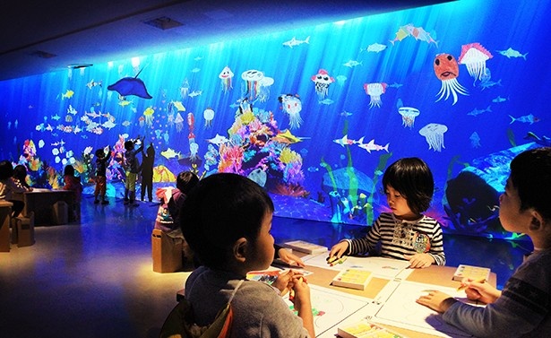 「チームラボアイランド -学ぶ！未来の遊園地-」には最新のデジタル技術が集結