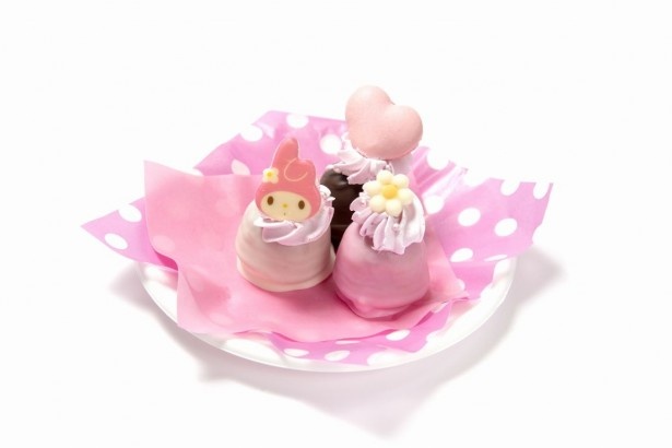 トッピングが変わって新たに発売された「マイメロディの春色パンケーキポップ」(500円)