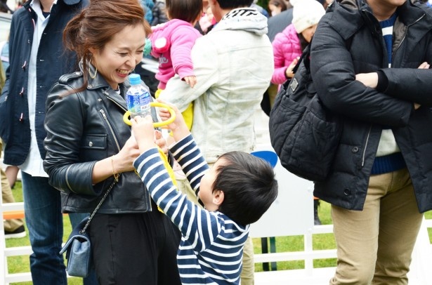 パーク内のいたるところで親子の笑顔が見られた