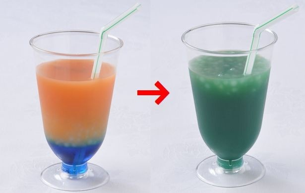 コラボフード「タピオカ三国フロジュース」600円（税別）　まぜると色が変わる！？不思議なジュース