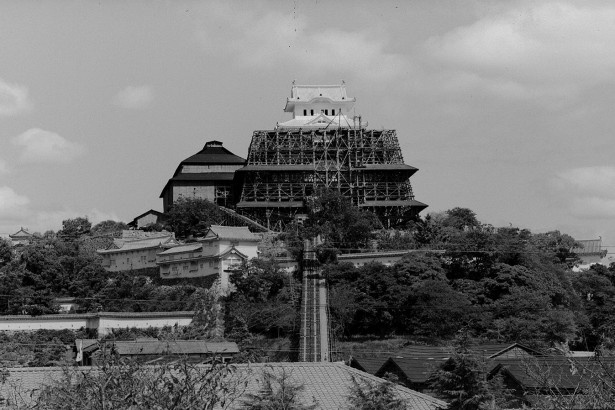 1956～1964年ごろ。大天守素屋根上層部撤去