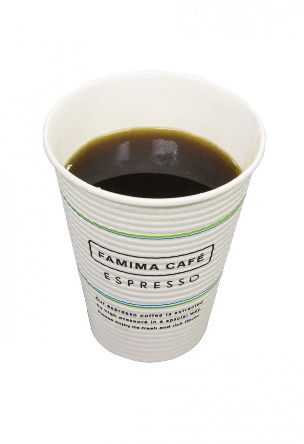 焙煎感と苦みが際立つ、ファミリーマートのホットコーヒー(L＝180円、M＝150円、S＝100円)