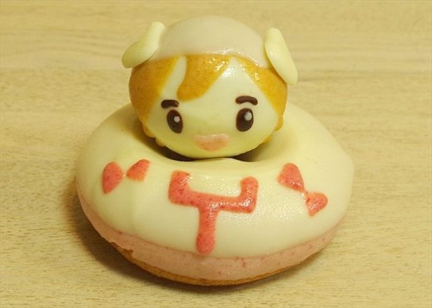 「コロコロアロア」(380円)はホワイトチョコとストロベリーを使用