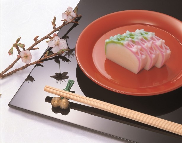 日本の食卓にかかせない「かまぼこ」の魅力を再発見