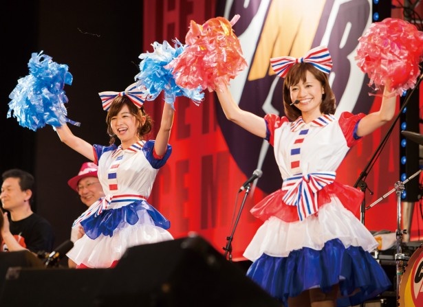 中谷しのぶアナと斉藤雪乃さんのユニット、とりころ～るもオリジナルソングを披露