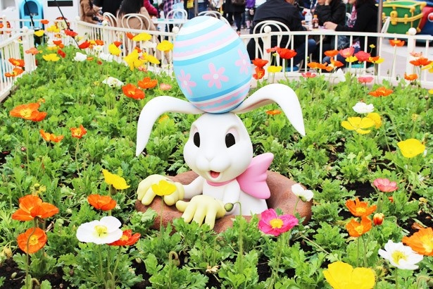 イースターバニーのかわいいデコレーションもお見逃しなく！