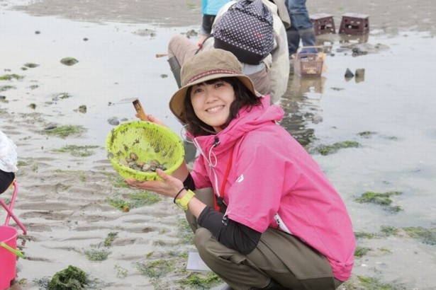 開始から数分で手ごたえあり！ いくつ採れるか、 みんなで競争するのもたのしいよ