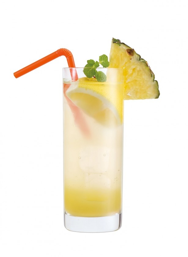  ノンアルコールカクテル｢パインミントクーラー｣(税抜650円)。ミントの爽やかな香りが、パインの甘みと酸味を引き立てる
