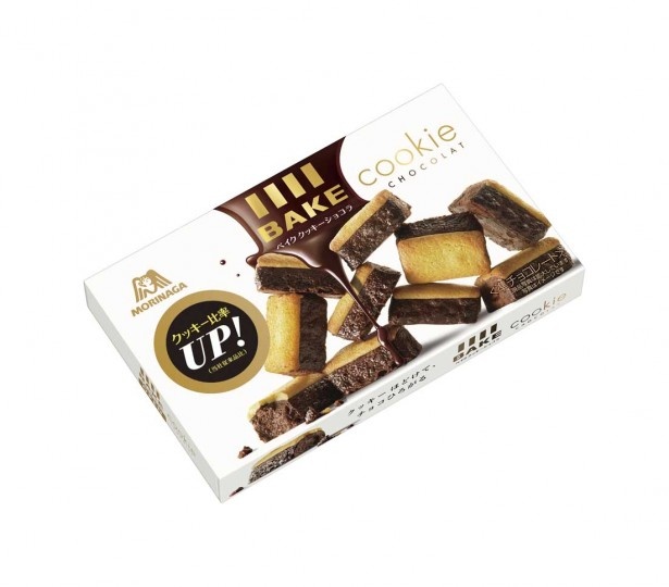 【写真を見る】4月上旬から新規格で発売される｢ベイク クッキーショコラ｣(参考小売価格・194円)。よりクッキー感が増し、香ばしさと風味がアップ