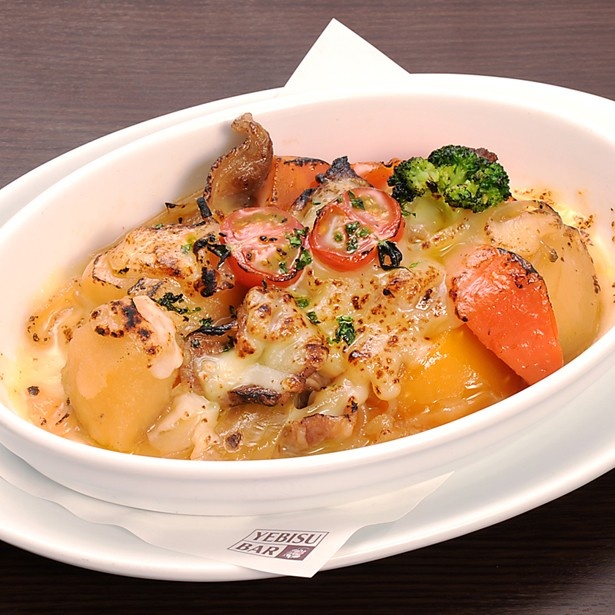 札幌限定メニューの｢北あかり芋の肉じゃがグラタン｣(750円)