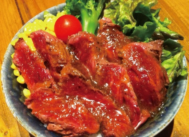 牛一頭から2kgしか取れない「ハンギングテンダー」を使用する「肉の村山」のテキサスボウル　【4/21（火）〜27（月）】