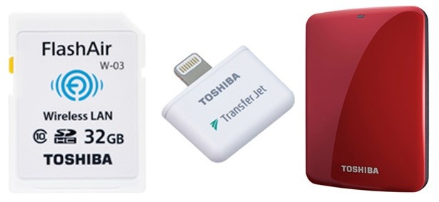 写真左から「FlashAir」「TransferJet」「CANVIO」
