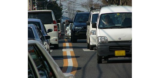 どこまでいっても渋滞…そんなときこそ同乗者の“気づかい”が必要