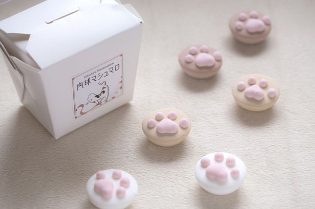人気の紅茶とチョコレート、定番のバニラをセットにした「三毛猫ボックス クラシック」(税抜640円)