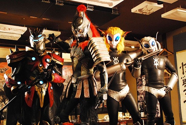 期間限定店舗が終了する間際の2015年2月末のウルトラ戦士との攻防を描いたPVが店内で放映中。こちらも必見だ