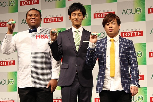 松坂の息のチェックの際、「あまりにいい香りで、唇を奪ってやりたくなりました」とアントニー。会場を笑いの渦に巻き込んだ