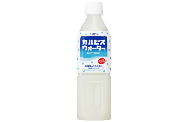 若い世代を中心に大人気、さわやかさでごくごく飲める飽きの来ない味わいがロングセラーの秘訣、「カルピスウォーター」。