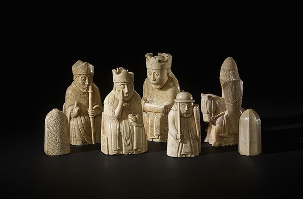 大英博物館展の人気作品「ルイス島のチェス駒」
