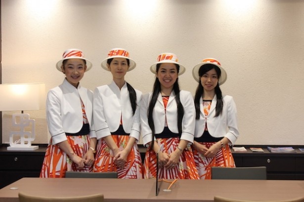 インフォメーションの女性陣もスタンバイOK！