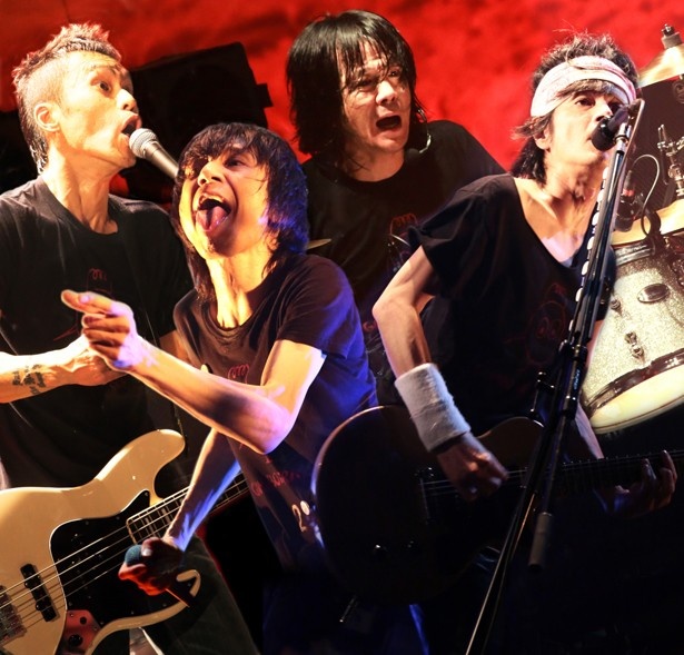4年ぶり5 回目の登場「ザ・クロマニヨンズ」