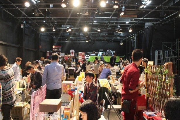 身近に触れられるアートが一同に展開される