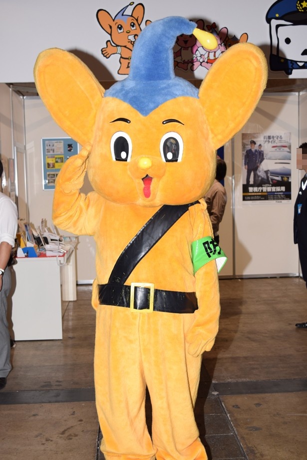 警視庁ブースにはピーポくんも登場