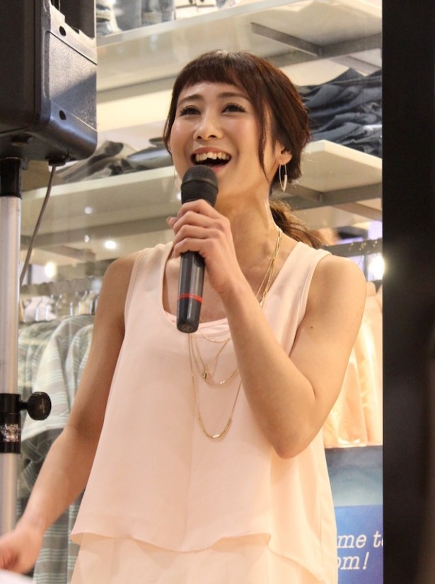 玉城ティナとのトークショーを行った沖縄県で活躍するタレント・糸数美樹