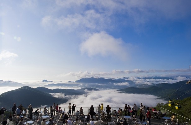 早朝の美しい景色を見るために、2014年度までで累計10万人が訪れた