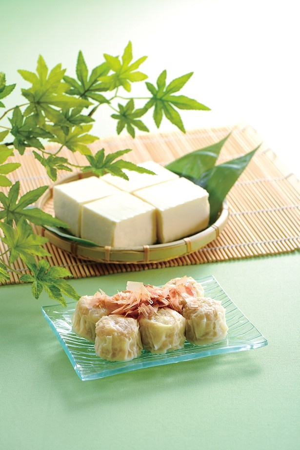 「とうふシウマイ」(590円)は、大豆の風味豊かな豆腐を混ぜ込み、隠し味に昆布ダシを使用