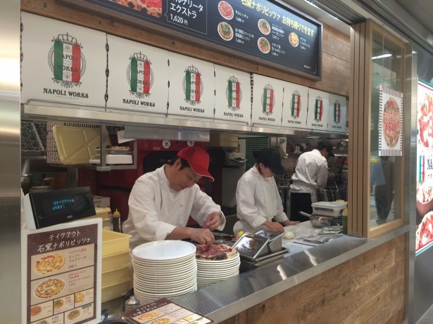 なめらかプリンのパステルから石窯ピザの新店登場！